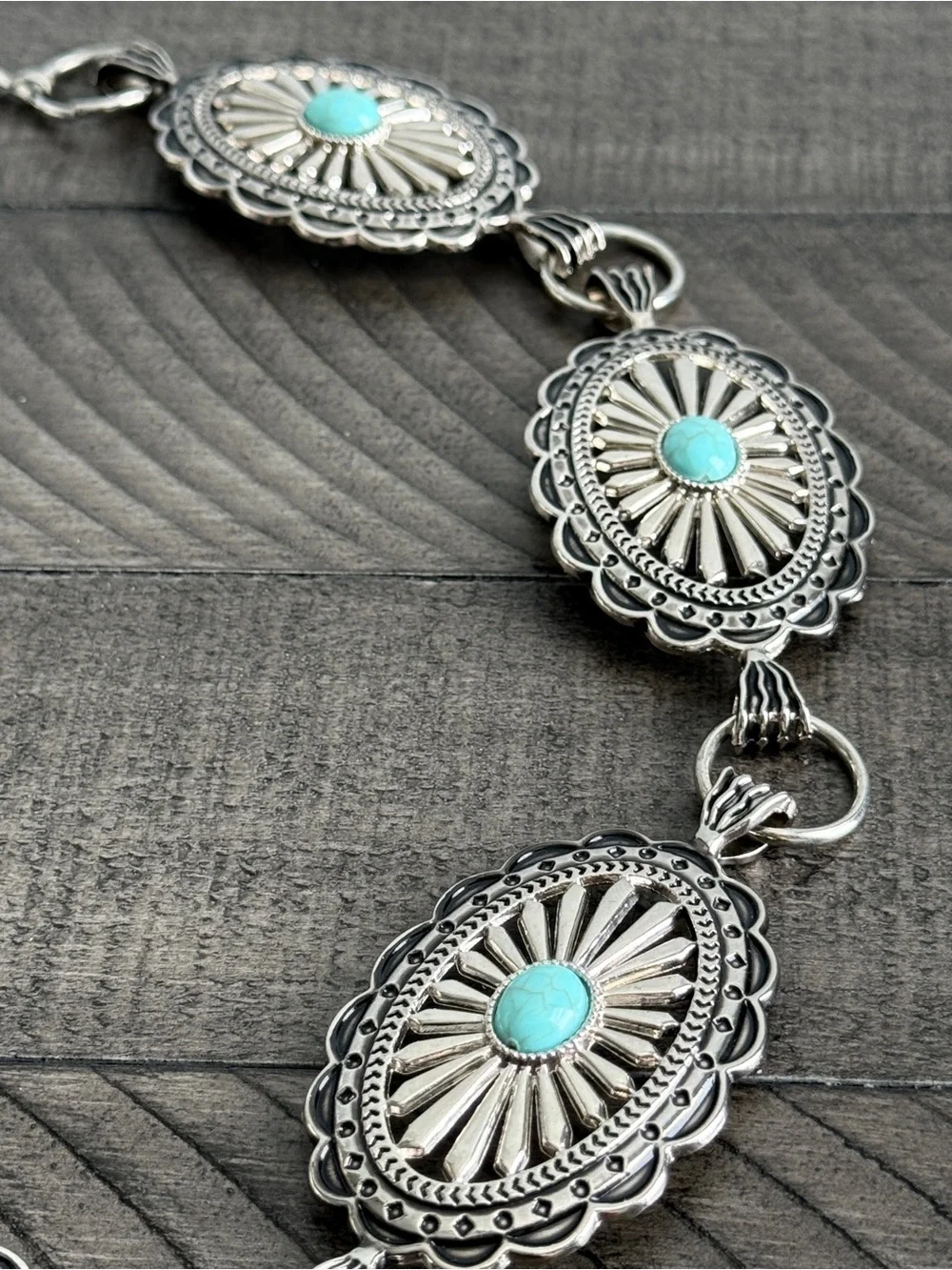 Women’s Oval Turquoise Concho Chain Belt